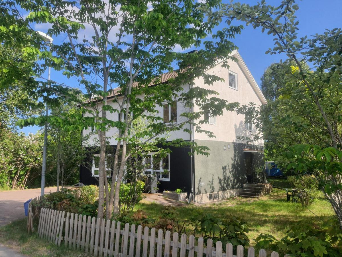 Liten Laegenhet 2 + 2 Pers Fagelfors ภายนอก รูปภาพ
